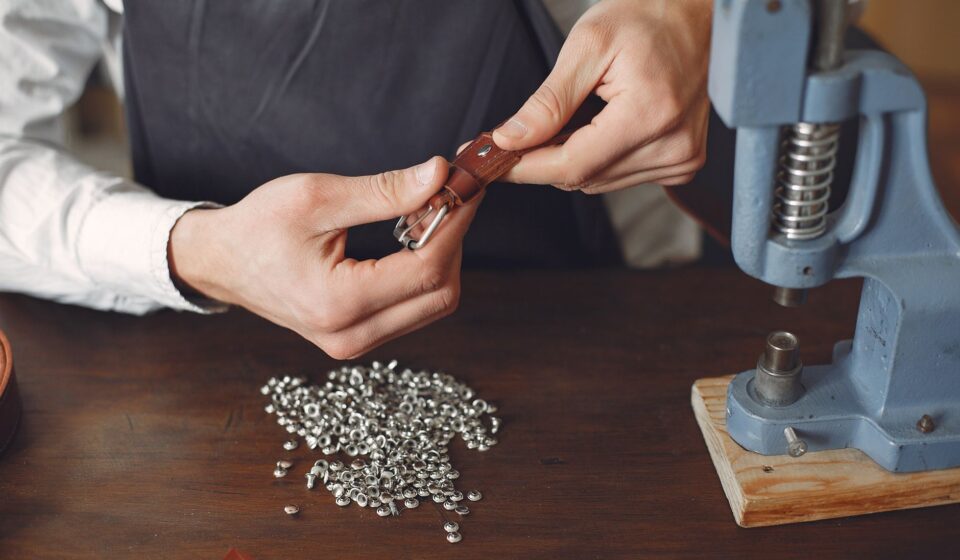 industrial rivet fastening