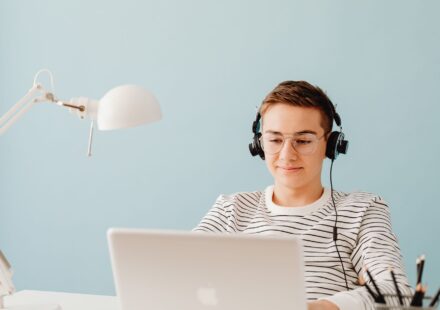MacBook VR headset