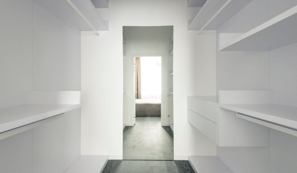 minimalist organized closet