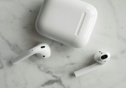 wireless earbuds charging