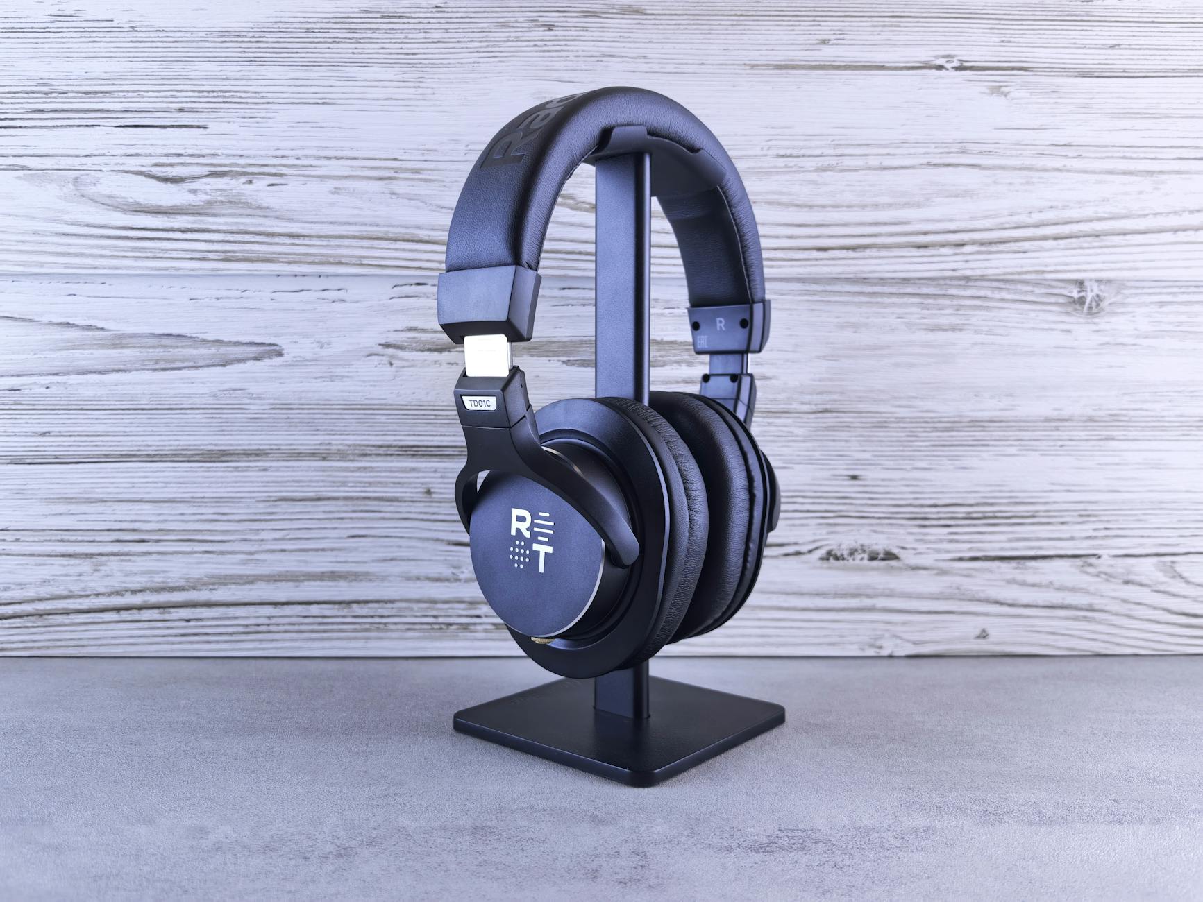 Best Budget Studio Headphones for 2026: Professional Sound Without the Price Tag