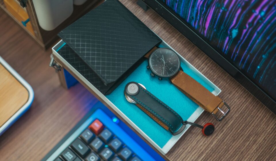 men with gadgets