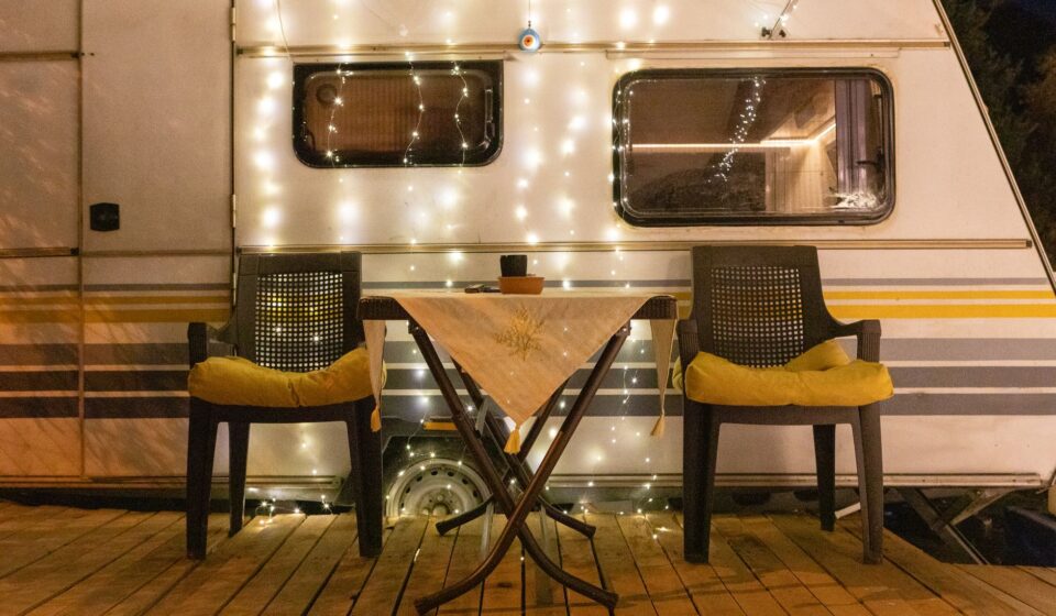 portable projector camping setup